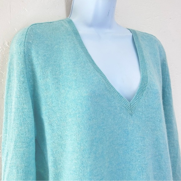Theory Women’s Adriana 100% Cashmere V-Neck Sweater Size PT Aqua lightweight - Picture 5 of 12